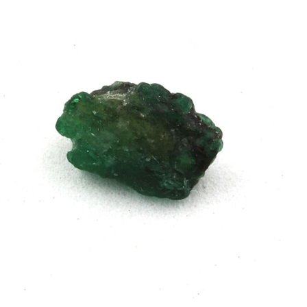 Kivet ja mineraalit. Smaragdi. 1,59 ct. Mingoran smaragdiesiintymä, Swatin alue, Pakistan.