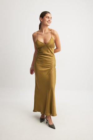 Vollan x NA-KD Satin Slip Dress - Slip-kjoler - Grøn - EU 40