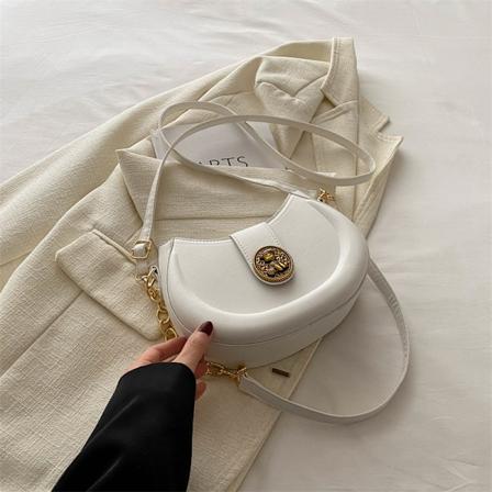 Western Style Specialintressedesign Laukku 2024 Kevät Kesä Uusi Naisten Laukku Suosittu Yksivärinen Ristiin Laukku Yksi Olkapää Kainalolaukku White
