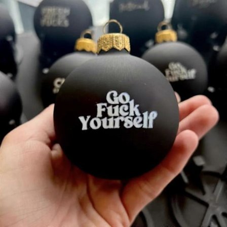 Banneord Julekulepakke - 12 stk, 2024 Morsomme Julepynt Julekule-Ornamenter