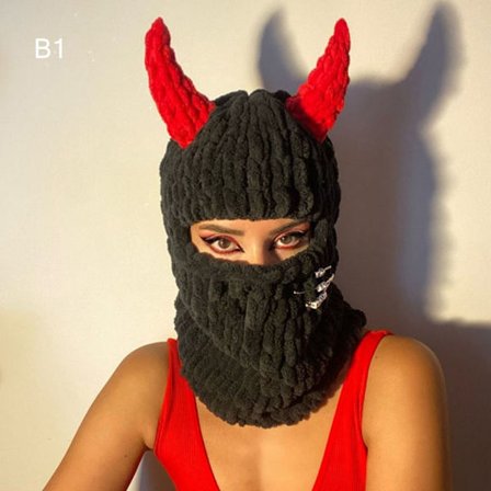 Strikket hue Funny Horns B1 B1