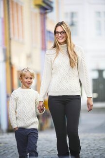 Tröja med flätor till hela familjen - Svarta Fåret