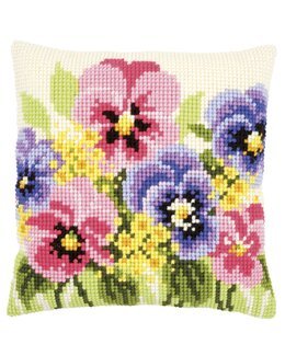 Kirjontapakkaus Tyyny Orvokit