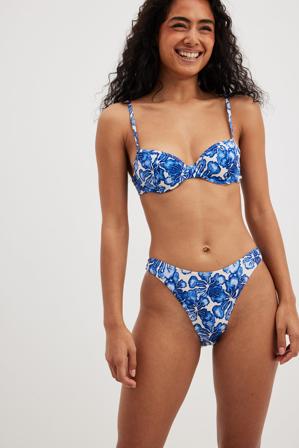 NA-KD Swimwear Culotte de bikini taille échancrée - Bikinis - Bleu,Flower - XX-Large