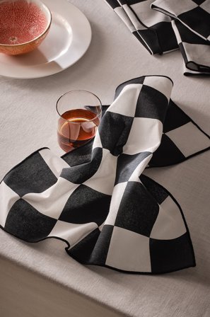 Jotex - Serviett 4-pakning Svart/hvit - CHARLIE - Kjøp Servietter hos Jotex