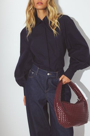 Cecilie Haugaard x NA-KD tailliertes Baumwollshirt - Hemden - Marine - EU 32