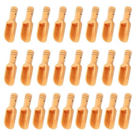 Träslev med runt handtag, liten saltskopa, mjölkskopa, kryddskedar, kaffeskedar, teskedar, socker