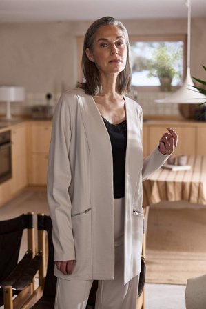 Cellbes of Sweden - Stilren habitjakke i Punto di Roma jersey Lisa i beige til damer i størrelse 38/40