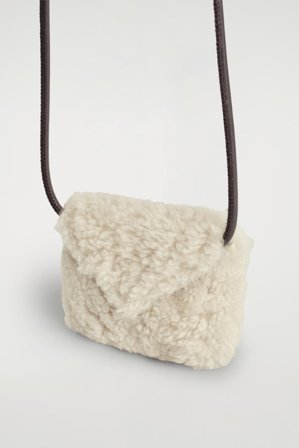 COS Women's Tarjetero De Borrego in Blanco