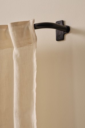 Jotex - Gardinstang Enkel 125-203 Cm Matt svart - EMRY - Kjøp Gardinstenger hos Jotex