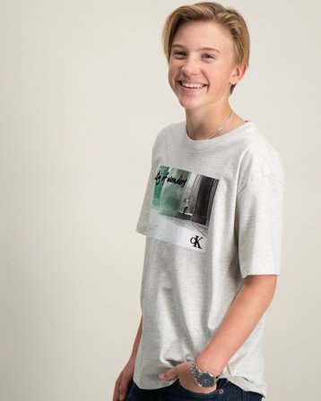 Calvin Klein CITY SCENE RLXD T-SHIRT Grå T-skjorter Gutt - Kids Brand Store