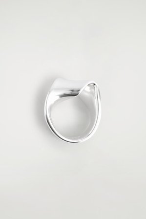 COS Women's Anillo Retorcido in Plateado