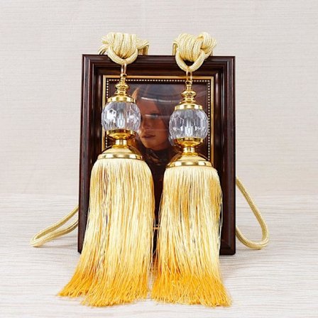 Two gold-colored curtain tiebacks with gold-colored crystal tassels, suitable for curtain tiebacks, door hangers, wall hangers, etc.