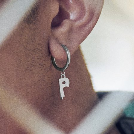 Fahrenheit | Pendiente de aro con colgante de P de acero fundido para hombres - Pendientes de aro con colgante