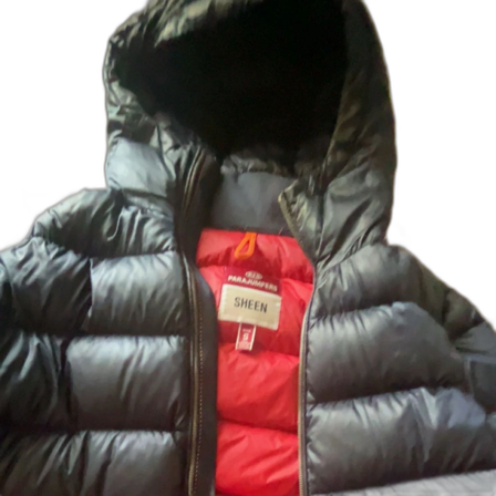 En äkta pjs jacka ”kvitto finns ej” men det finns qr kod och man kan kolla up jackans id.