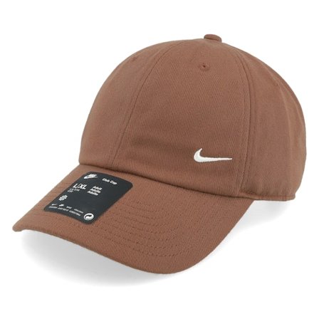 Nike - Brun unconstructed Kasket - Nk Club Cap Cb Sm Swoosh L Fauna Brown/Sail Dad Cap @ Hatstore