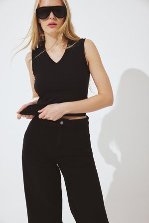 NA-KD V-Neck Sleeveless Top - Basic toppe - Sort - S