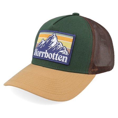 Wild Spirit - Bruin trucker Cap - Swedish Norrbotten Landscape Dark Green/Brown/Wheat A-Frame Trucker @ Hatstore