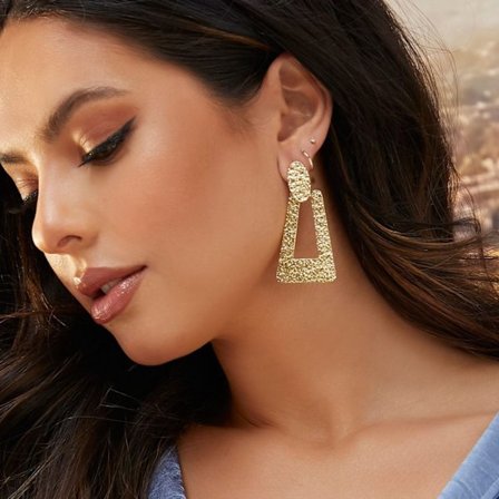 Lange legeringsøreringe, overdreven stil, geometrisk tekstur, personlighed