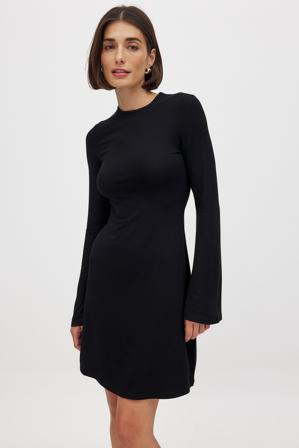 NA-KD Basic Soft Line Flowy Mini Dress - Jerseyklänningar - Svart - XS (EU 32)