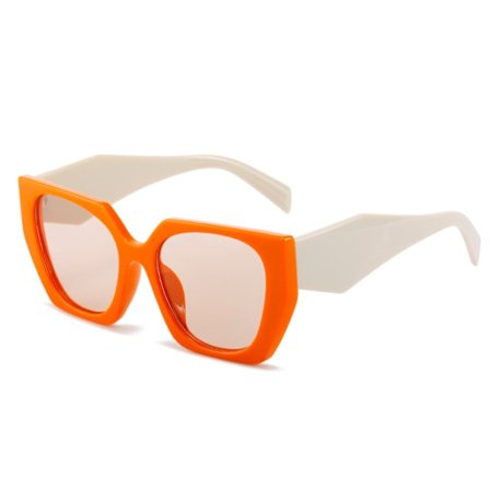 Fashionabla polygonala solglasögon (karamellfärgad ram, vita skalmar, grå linser)