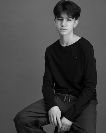 Tommy Hilfiger BOYS BASIC CN KNIT L/S Zwart T-shirts Jongens - Kids Brand Store