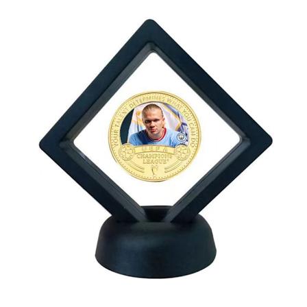 Valioliigan jalkapallotähtien ja seurojen muistokolikot, keräilyesineet, lahjat jalkapallofaneille Mbappe, Messi, Harland kehyksellä with frame 