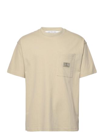 Shrunken Badge Pocket Tee T-shirt Beige Calvin Klein Jeans