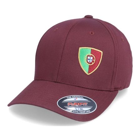 Forza - Röd flexfit Keps - Portugal Flag Shield Maroon Flexfit @ Hatstore
