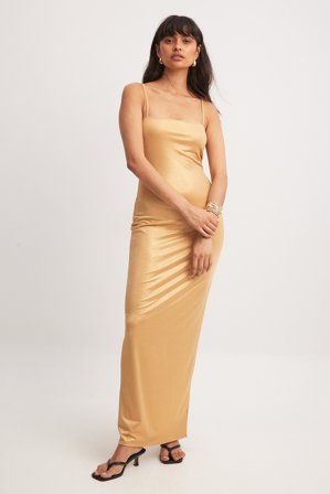 NA-KD Shiny Maxi Dress - Robes de fête - Or - S