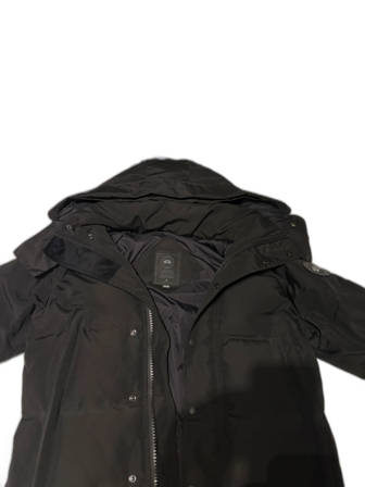 Svart pufferjacka från Canada Goose