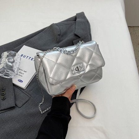 Enkel axel underarmsväska Liten fyrkantig väska SILVER