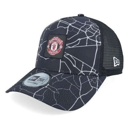 New Era - Football Svart trucker Keps - Manchester United All Over Print Black A-Frame Trucker @ Hatstore