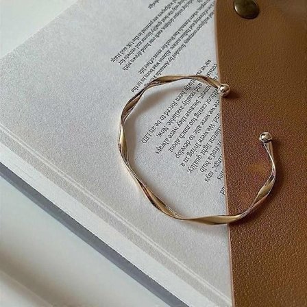 Retro Armbånd Blankt Åpningsarmbånd for Kvinner Minimalistisk Vridd Håndleddsmykke