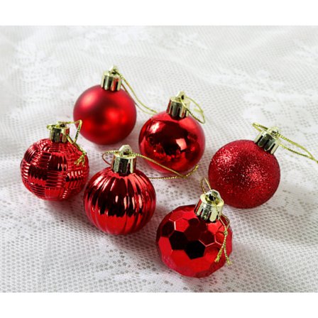 Pakkaus, jossa 34 joulupalloa, joulukuusen palloja, joulukuusen koristeita. Väri: värikäs