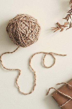 Jotex - Ullsnöre - Längd 50 Meter Brun/beige WOOLY - Köp Presentpapper & snöre hos Jotex