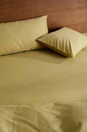 Jotex - Satin Dra-på-lakan i Satin Ekologisk Ljus oliv ZACK - Köp Dra-på-lakan hos Jotex