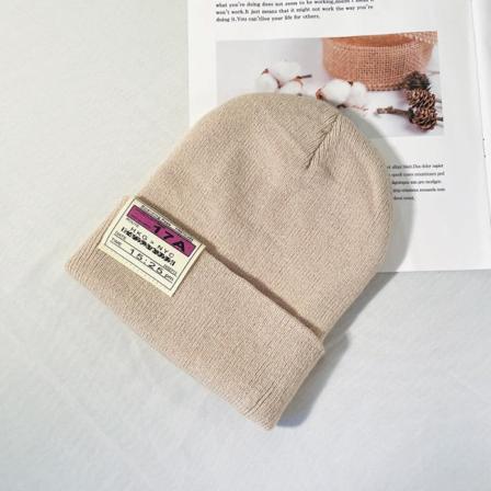 Lämmin talvinen neulottu pipohatut varvassuojat Cap Trendikäs miesten ja naisten Unisex Korean beige M