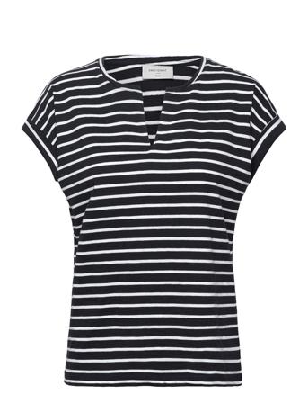 Fqviva-Tee Black FREE/QUENT