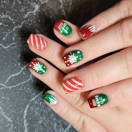 Christmas Press on Negler 24 stk Manikyr Negltupper Scintillate Foret Design