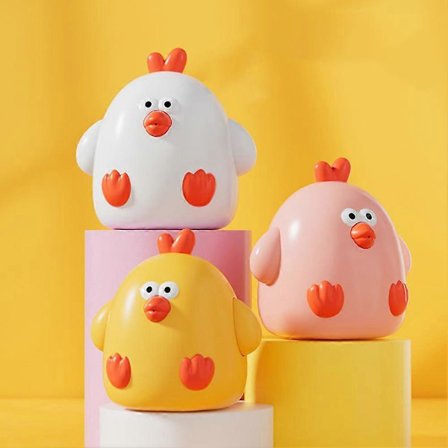 Internet-julkkis Pieni Keltainen Kana Vesi Söpö Sarjakuvatyyli Manuaalinen