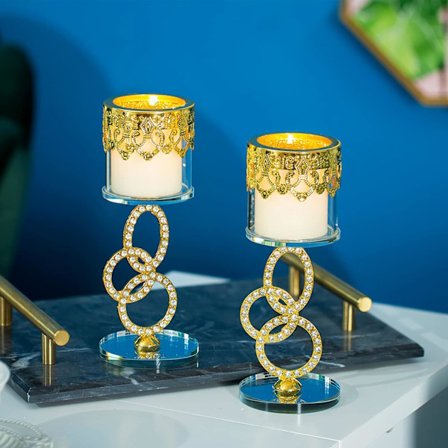 2 stk. krystal- og jernlysestager, med 3 ringe og rhinsten, nittet stilk, passer til fyrfadslys og te-lys, 18,5 cm høje