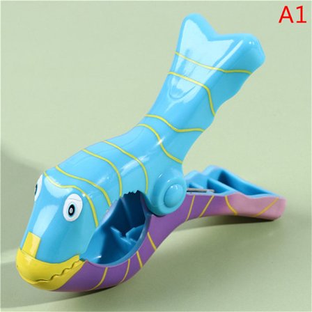 Strandhandduksklämmor i plast för solstolar med djurdekoration