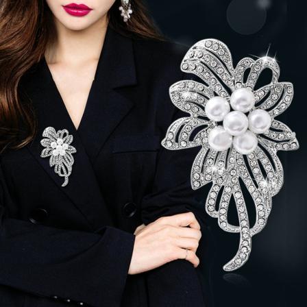 Brosjebukett Tilbehør Klær Dame Business Rhinestone Brosje Brosje Blomst Brosjer for Kvinner