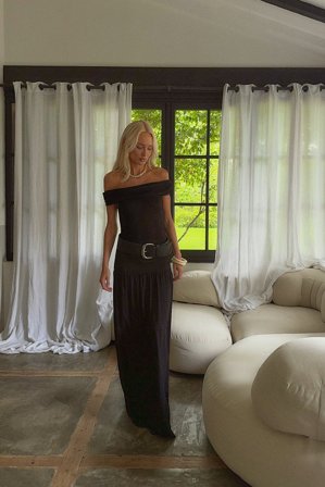 Claire Rose x NA-KD Robe longue à épaules dénudées et taille basse - Robes drapées - Noir - XXS