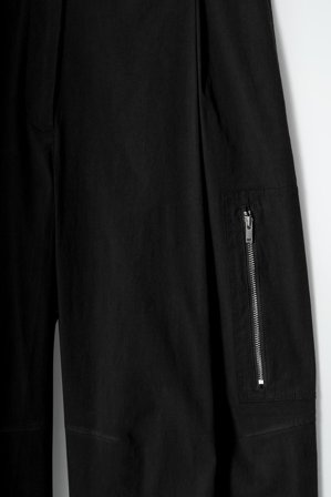 COS Women's Pantaloni Cargo In Stile Utility Con Taglio Barrel in Nero