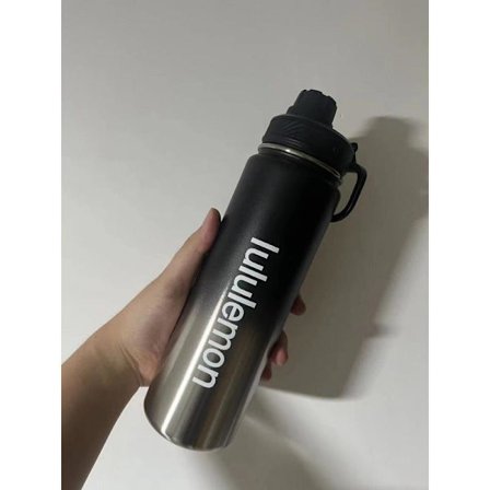 Lululemon Back To Life -urheilujuomapullo, ruostumaton teräs, termosmuki 710 ml / 24 oz, musta