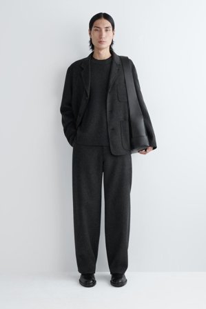 COS Men's Agenda Shoulder Bag Leather in Black