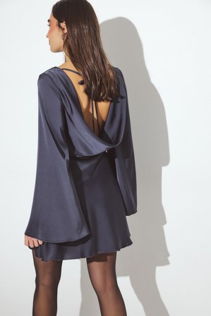 NA-KD Robe courte en satin à dos en cascade - Robes de Noël - Bleu - EU 36