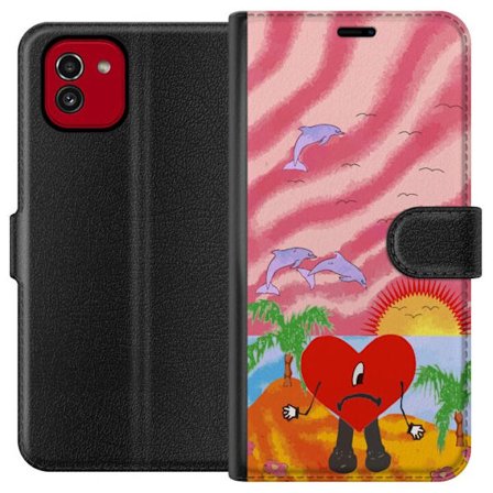 Kompatibelt Lommeboketui til Samsung Galaxy A03 Bad Bunny i en fargerik quiltet jakke med hjertemønster og solbriller i moderne gatestil